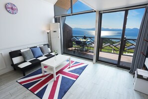 Living area - Healing View Pension (Namhae)