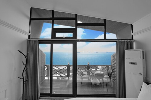 Healing View Pension