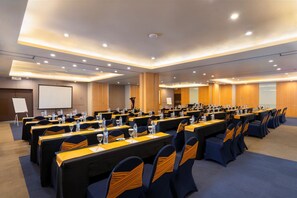Meeting facility - BATIQA Hotel & Apartments Karawang (Karawang)