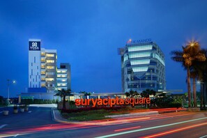 Property grounds - BATIQA Hotel & Apartments Karawang (Karawang)