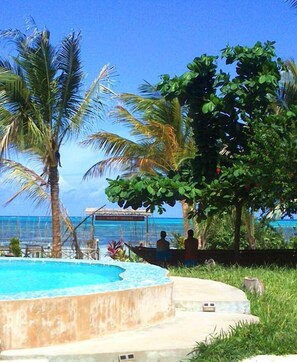 Outdoor pool - Kobe House (Jambiani)