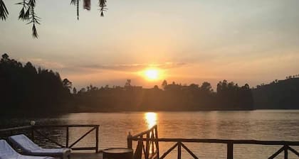 Bunyonyi Safaris Resort