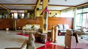 Lobby-lounge