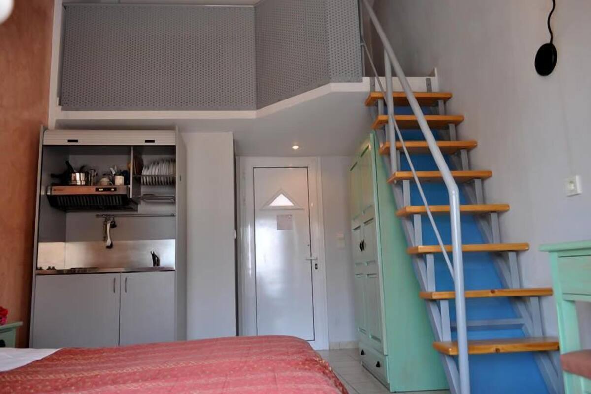 In-room safe, soundproofing, iron/ironing board, cots/infant beds