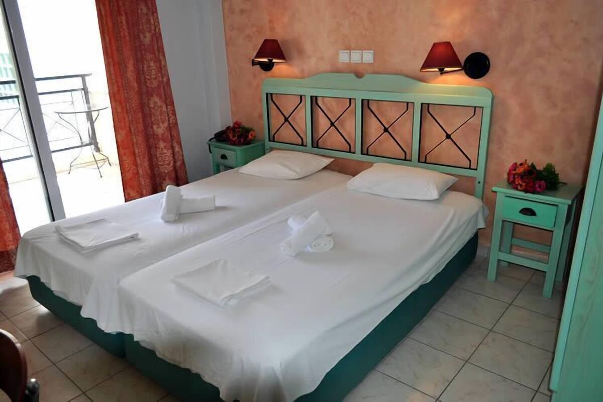 In-room safe, soundproofing, iron/ironing board, cots/infant beds