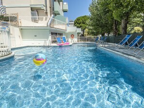 Alberca al aire libre por temporada 