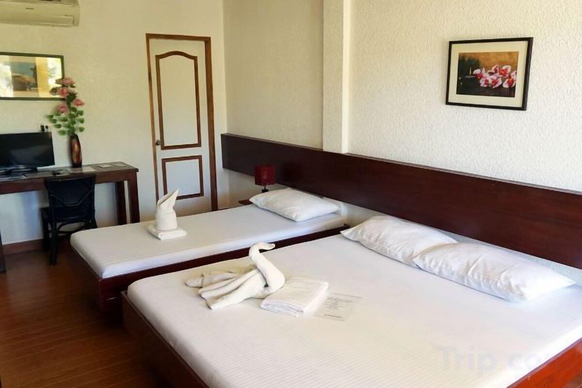 In-room safe, rollaway beds (surcharge), WiFi (free), bed sheets