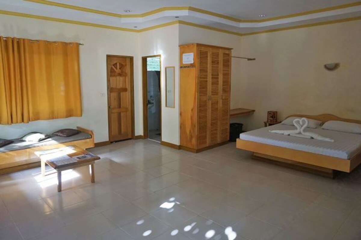 In-room safe, rollaway beds, free WiFi, bed sheets