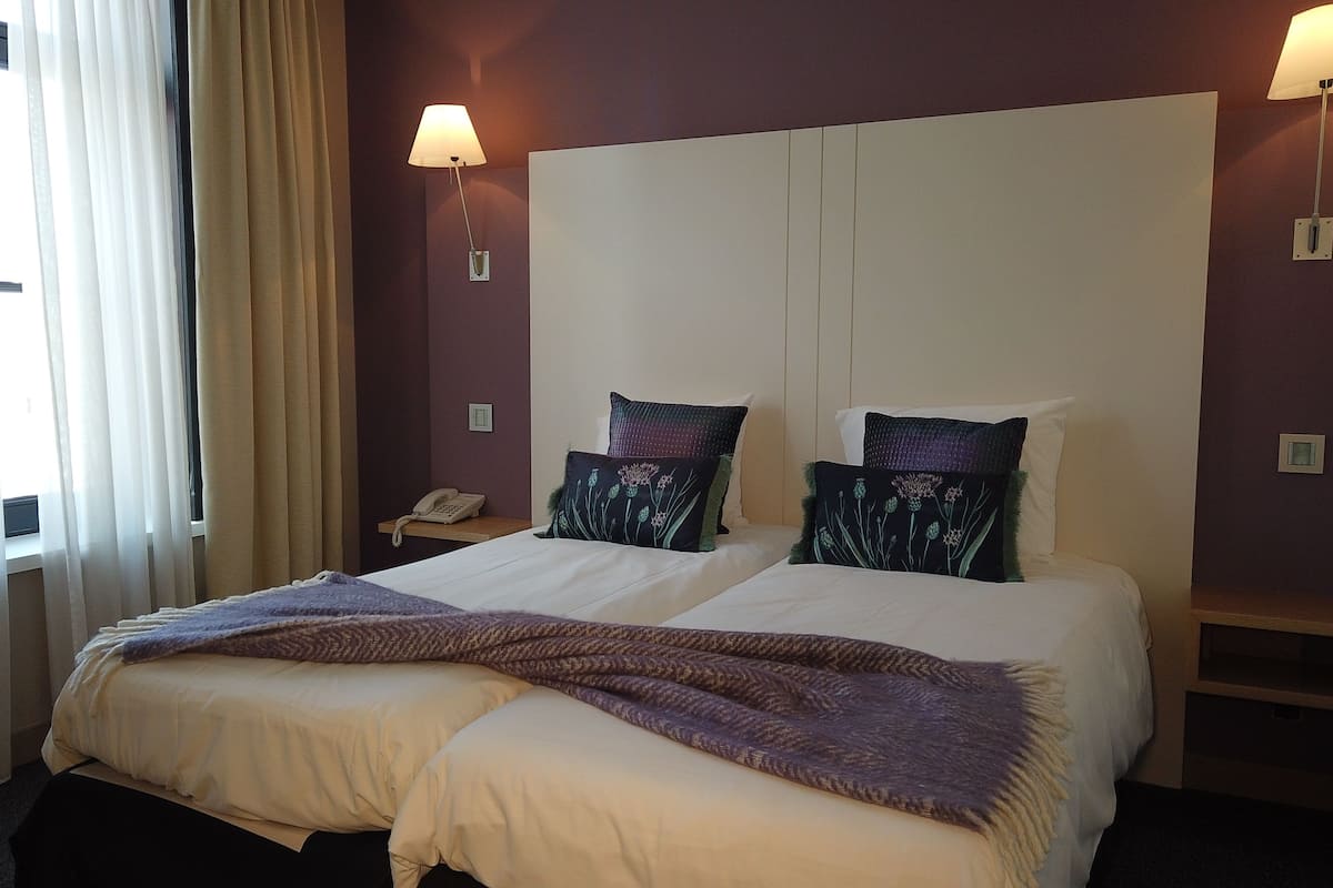 Cots/infant beds, rollaway beds, free WiFi, bed sheets