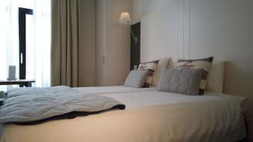 Cunas, camas extra, wifi gratis y ropa de cama
