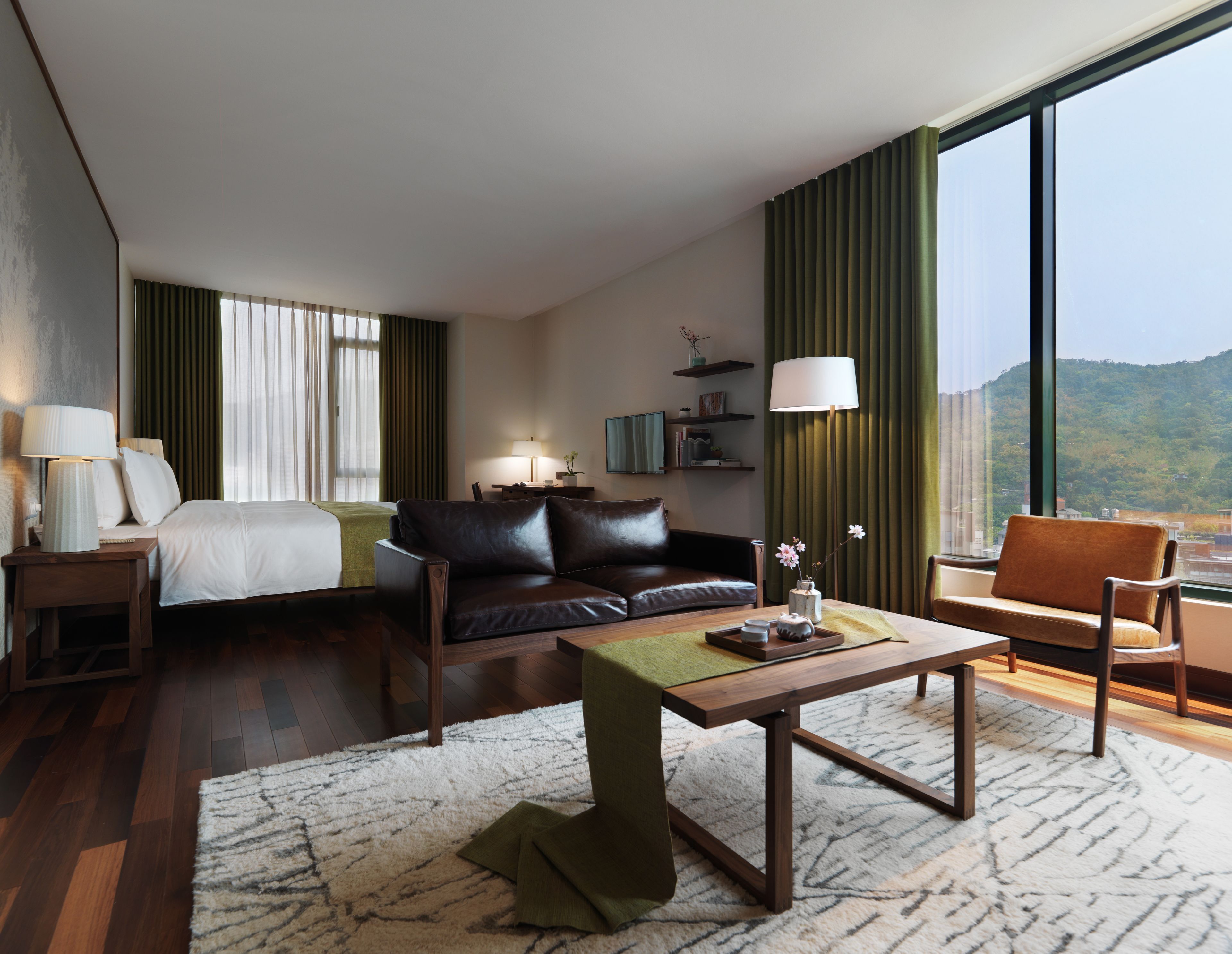 Premium bedding, down duvets, free minibar, in-room safe