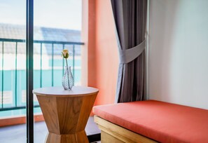 Televisión de pantalla plana de 24 pulgadas con canales vía satélite