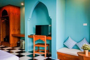 24-inch flat-screen TV with satellite channels, TV - Khaleej Mass Hotel Patong (Patong)