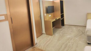 Family room | TV