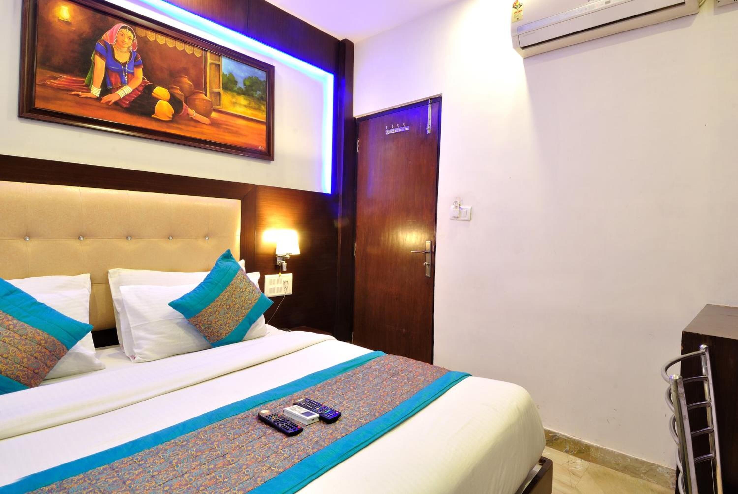 Photo - Hotel Nirmal Mahal - Paharganj - New Delhi