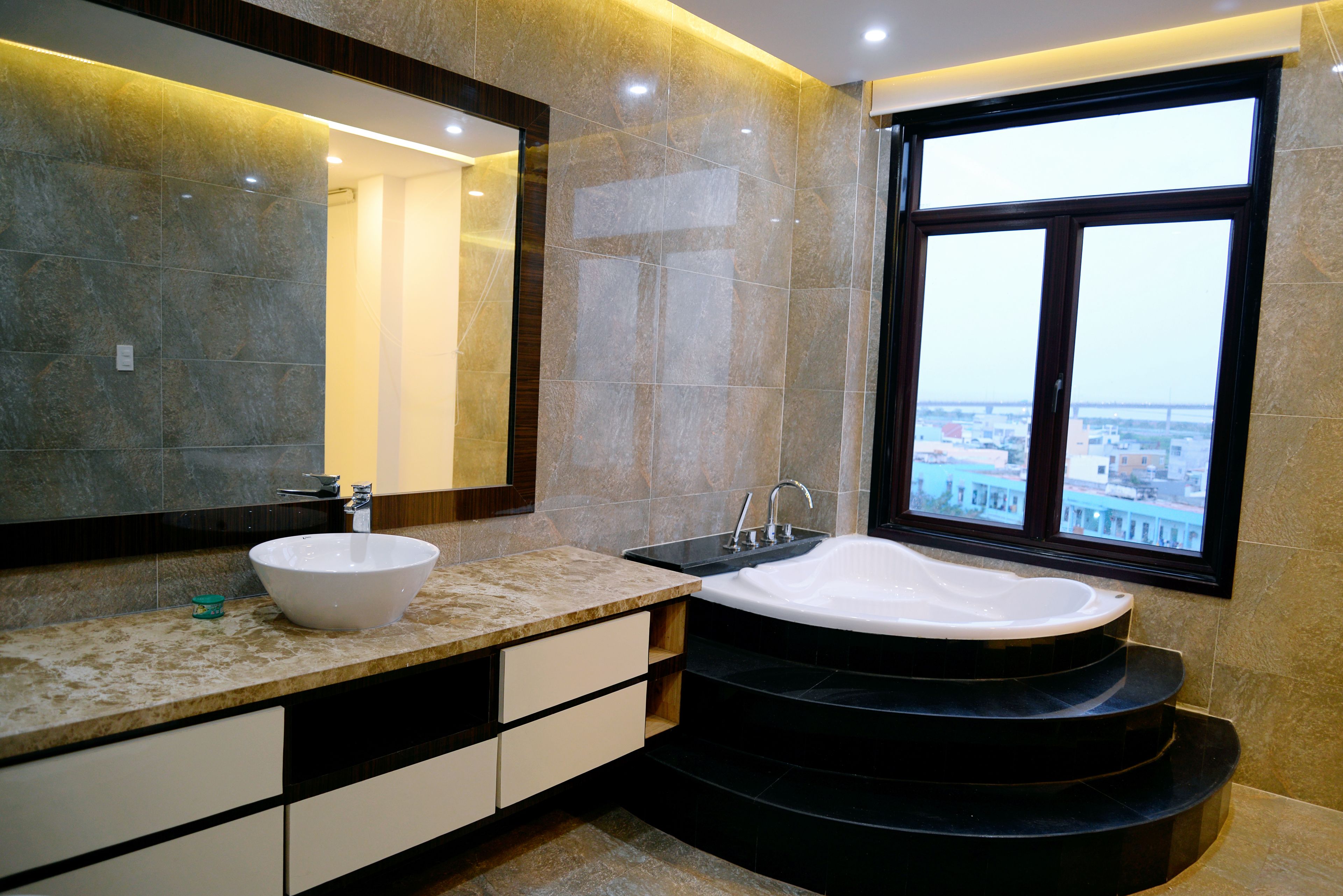 shower, free toiletries, hair dryer, slippers