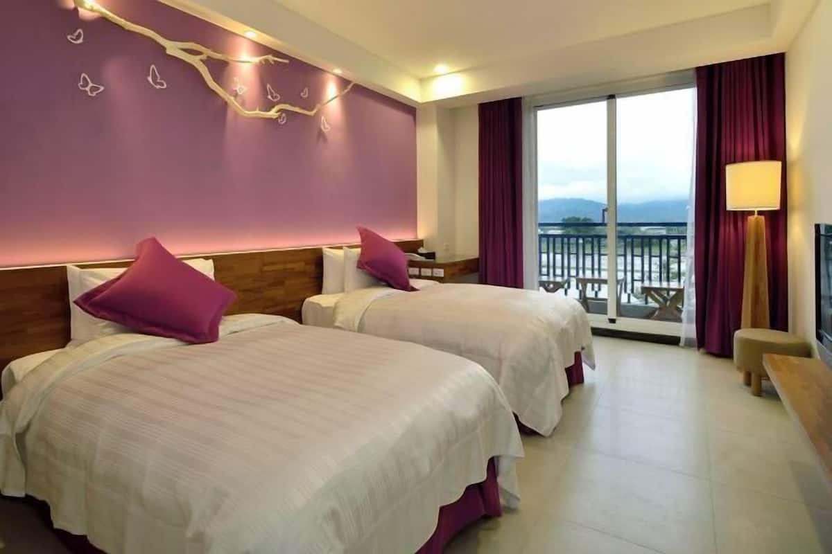 Minibar, in-room safe, blackout drapes, free WiFi