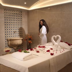 Sauna, steam room, Turkish bath/hammam, body treatments, aromatherapy