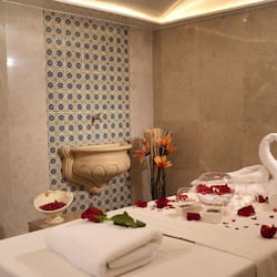 Sauna, steam room, Turkish bath/hammam, body treatments, aromatherapy