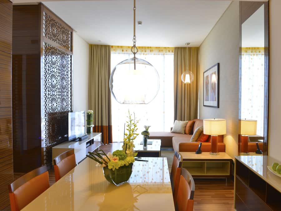 Premium bedding, in-room safe, desk, blackout drapes