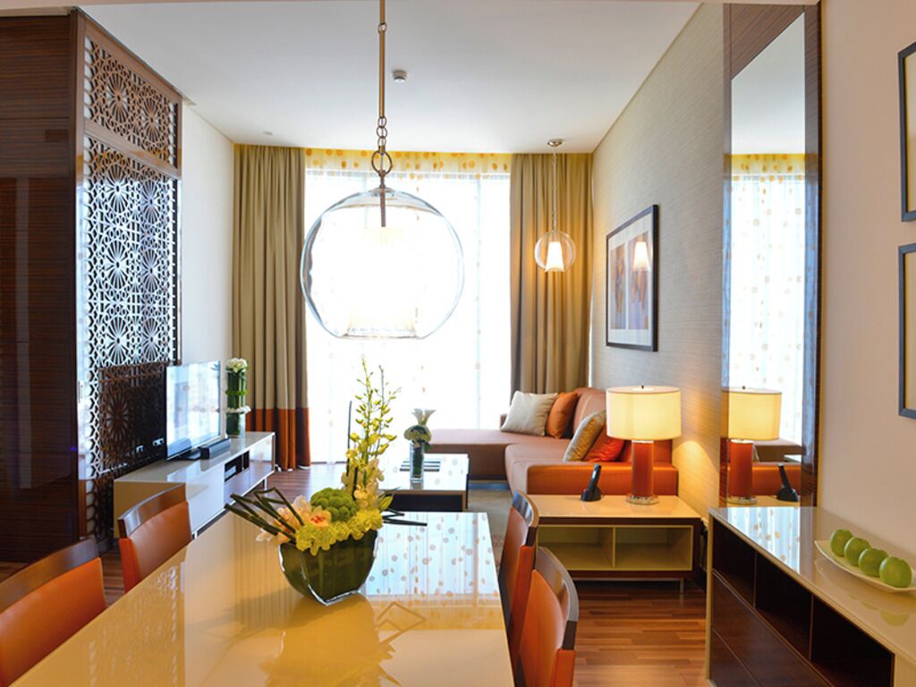 Deluxe Room, 2 Twin Beds | Living area | Flat-screen TV, DVD player, iPod dock, MP3 dock
