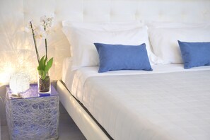 Double Room | Free minibar, in-room safe, desk, free WiFi - B-Cool Rome Adults Only B&B (Rome)
