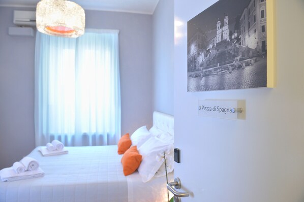 Chambre double | Articles de minibar gratuits, coffre-fort, bureau