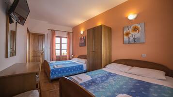 Apartment, 1 Bedroom | 1 bedroom, premium bedding, desk, soundproofing