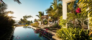 Outdoor pool, an infinity pool, free cabanas, pool umbrellas - The Aiyana (Pemba Island)