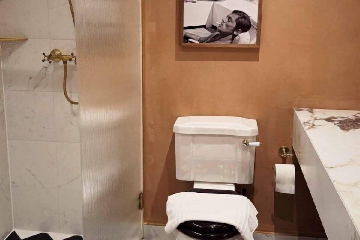 svit | bathroom | shower, free toiletries, hair dryer, towels