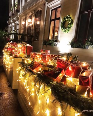 Front of property – evening/night - Karstorp Hotel (Skovde)