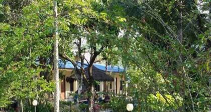 Chitwan Safari Camp & Lodge