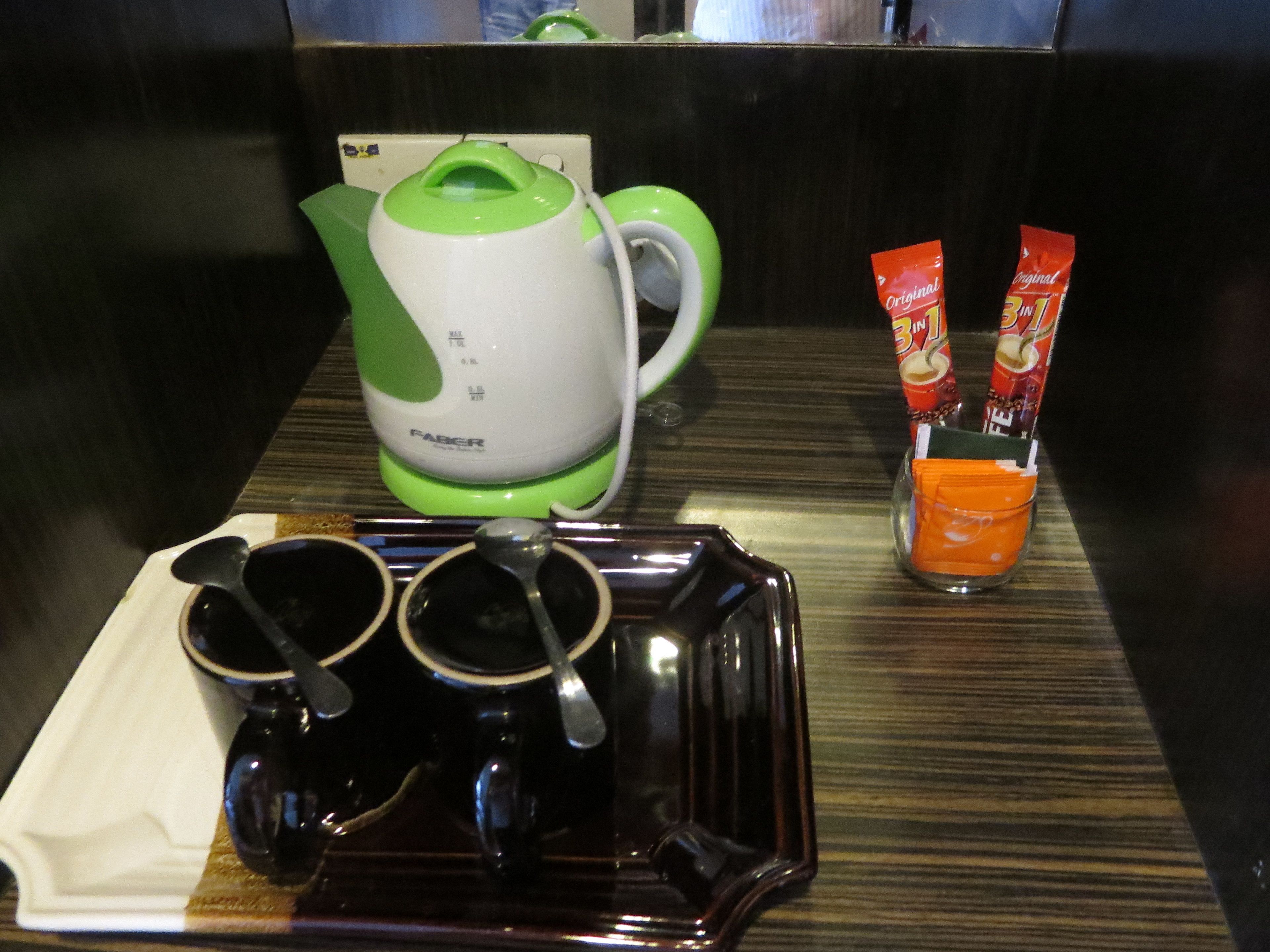 standard twin room, 2 single beds | coffee and/or coffee maker