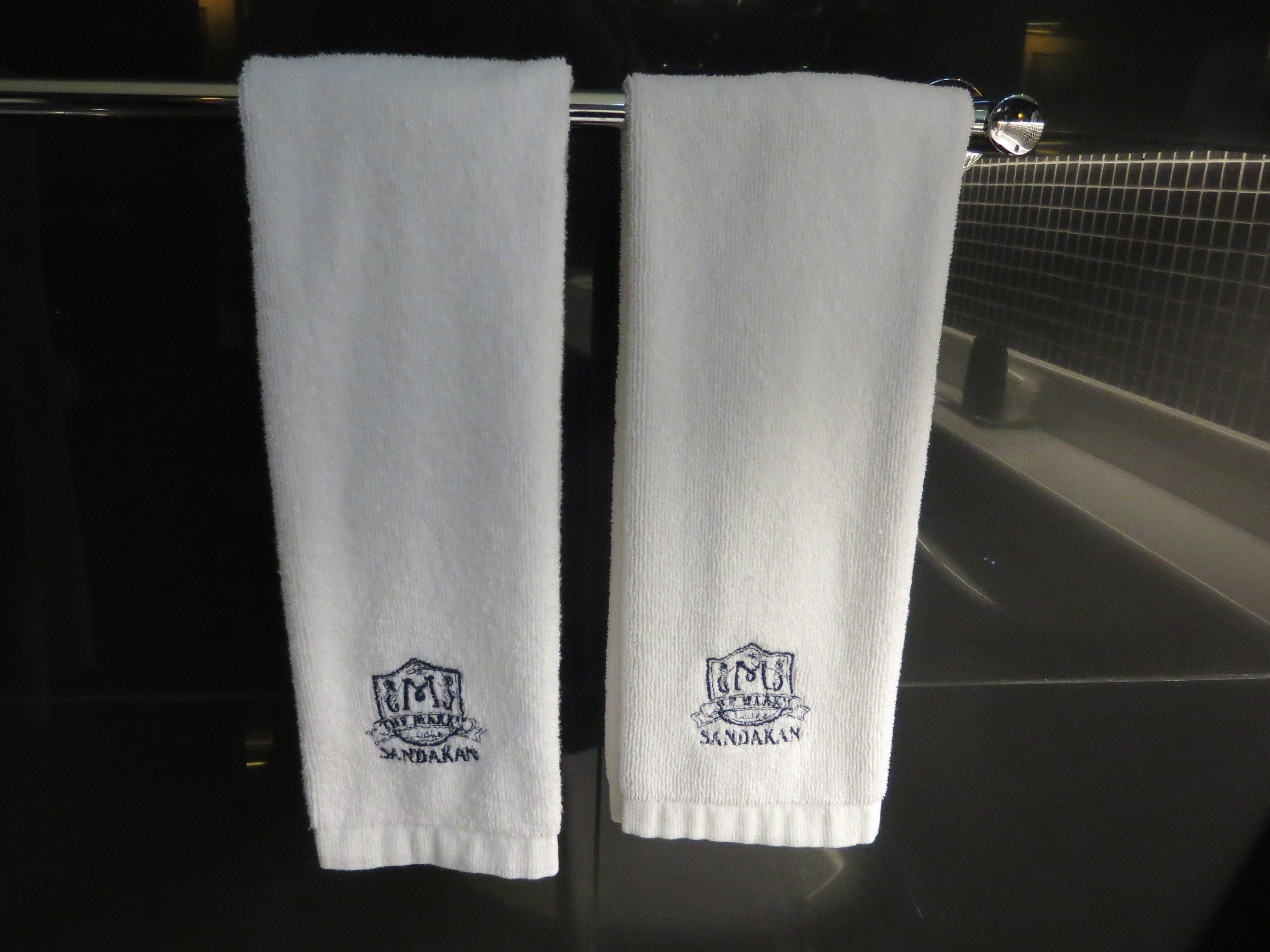 deluxe double room | bathroom amenities | shower, free toiletries, hair dryer, slippers