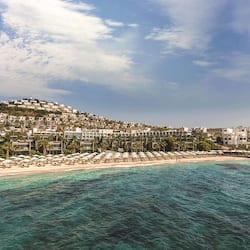 Private beach, sun-loungers, beach umbrellas, beach towels