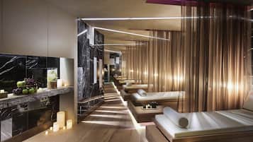 Behandelingskamers voor koppels, een sauna, een stoombad