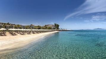 Private beach, sun-loungers, beach umbrellas, beach towels
