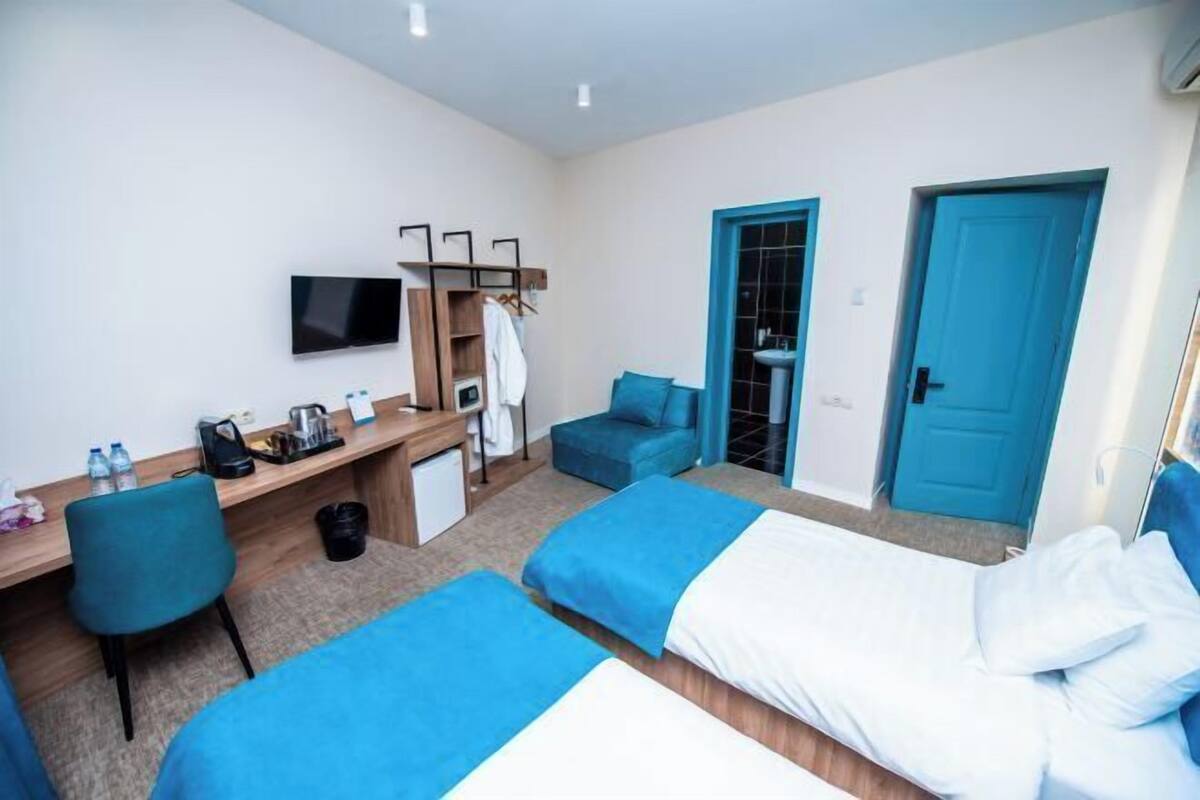 Premium bedding, minibar, in-room safe, soundproofing