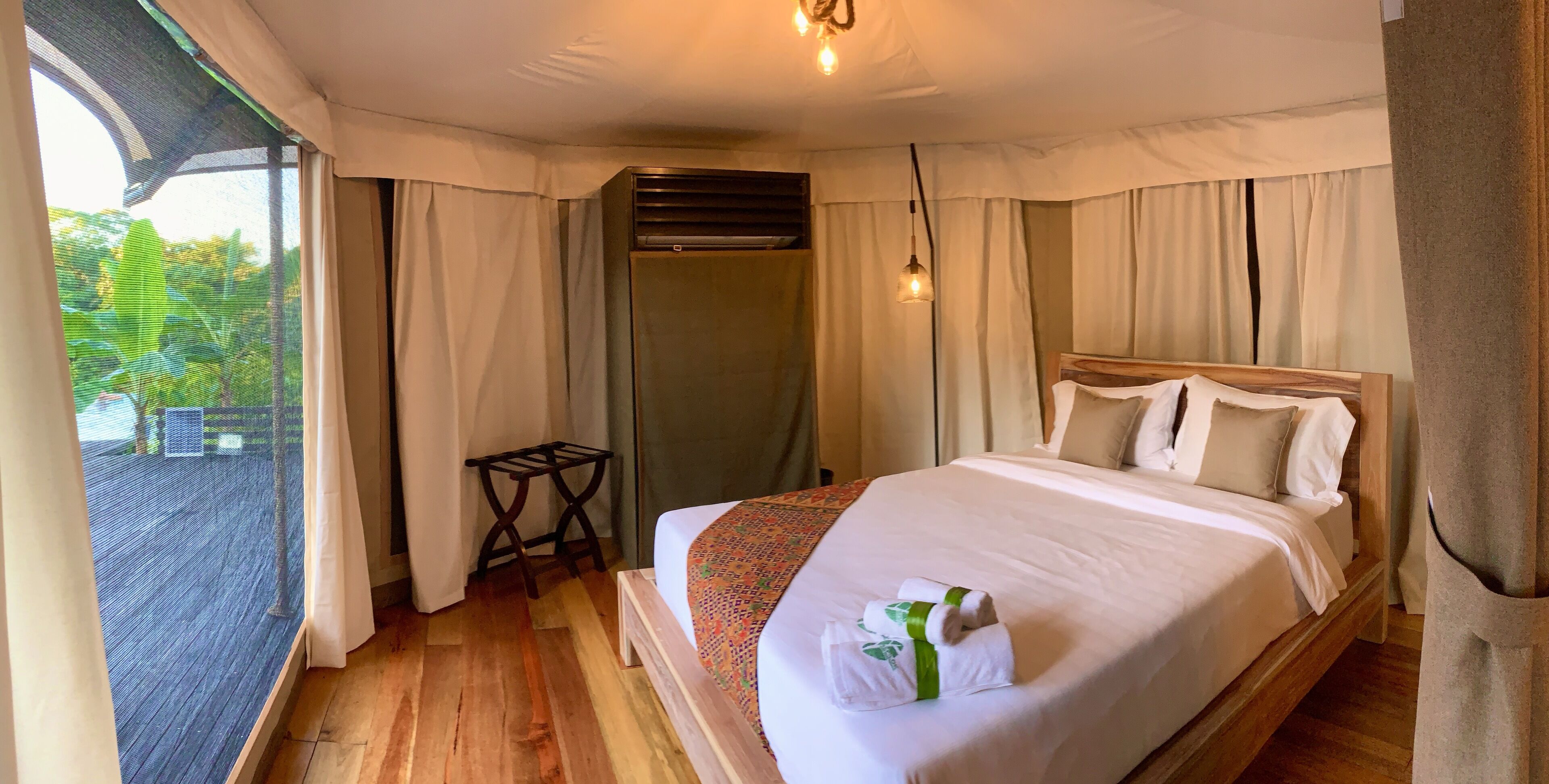 glamping (pool villa) | in-room safe