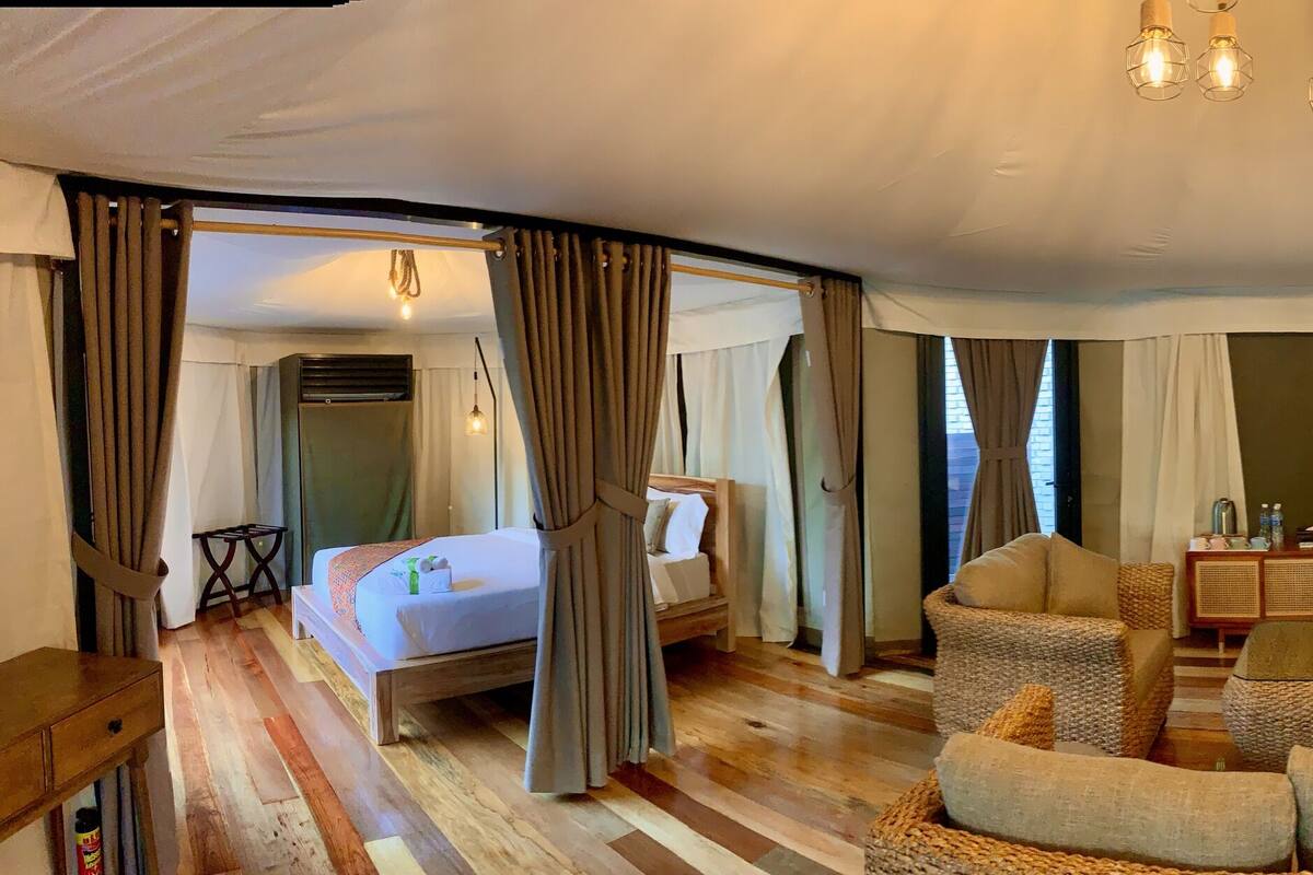 Glamping (Pool Villa) | In-room safe