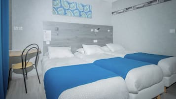 Standard Triple Room | Desk, soundproofing, free WiFi, bed sheets
