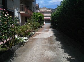 Standard Double or Twin Room, Garden View | Garden view