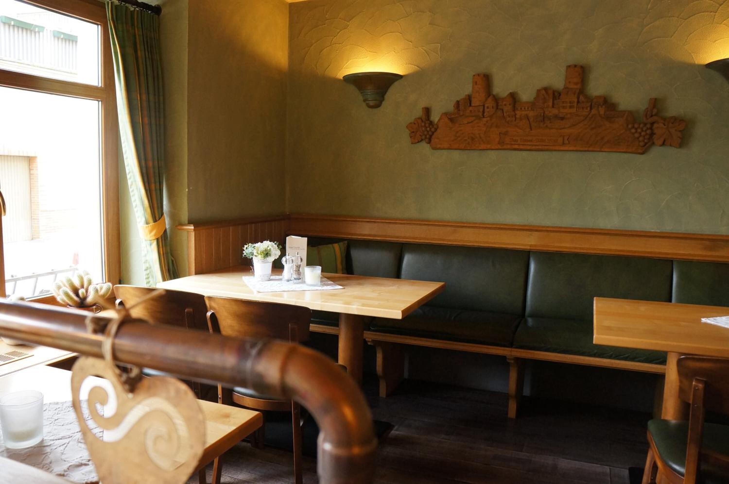 lunch and dinner served, regional cuisine