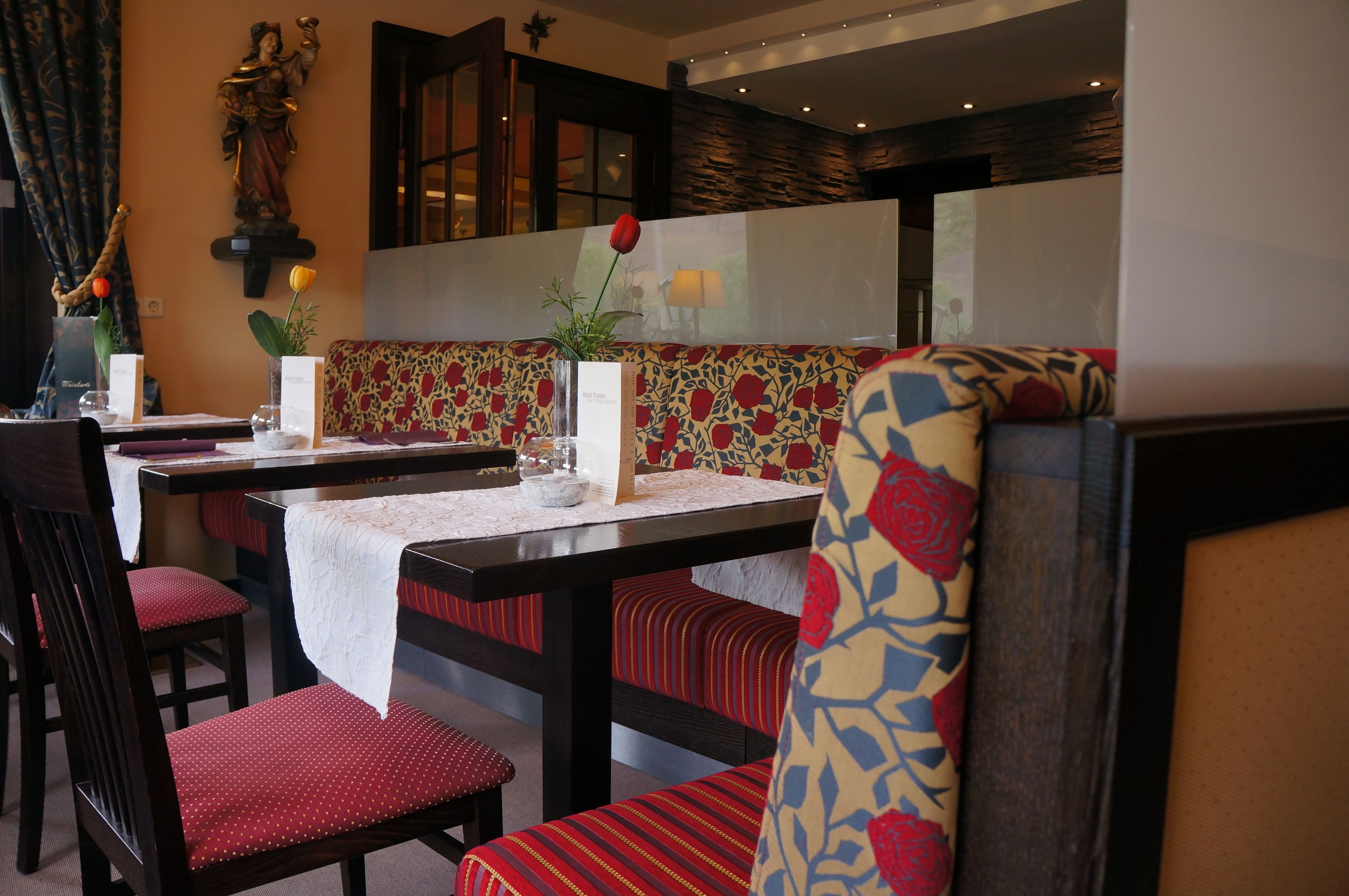 lunch and dinner served, regional cuisine