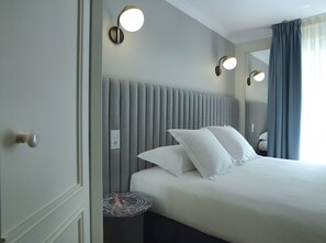 Classic Double Room | Premium bedding, minibar, in-room safe, desk - Hotel Bachaumont (Paris)