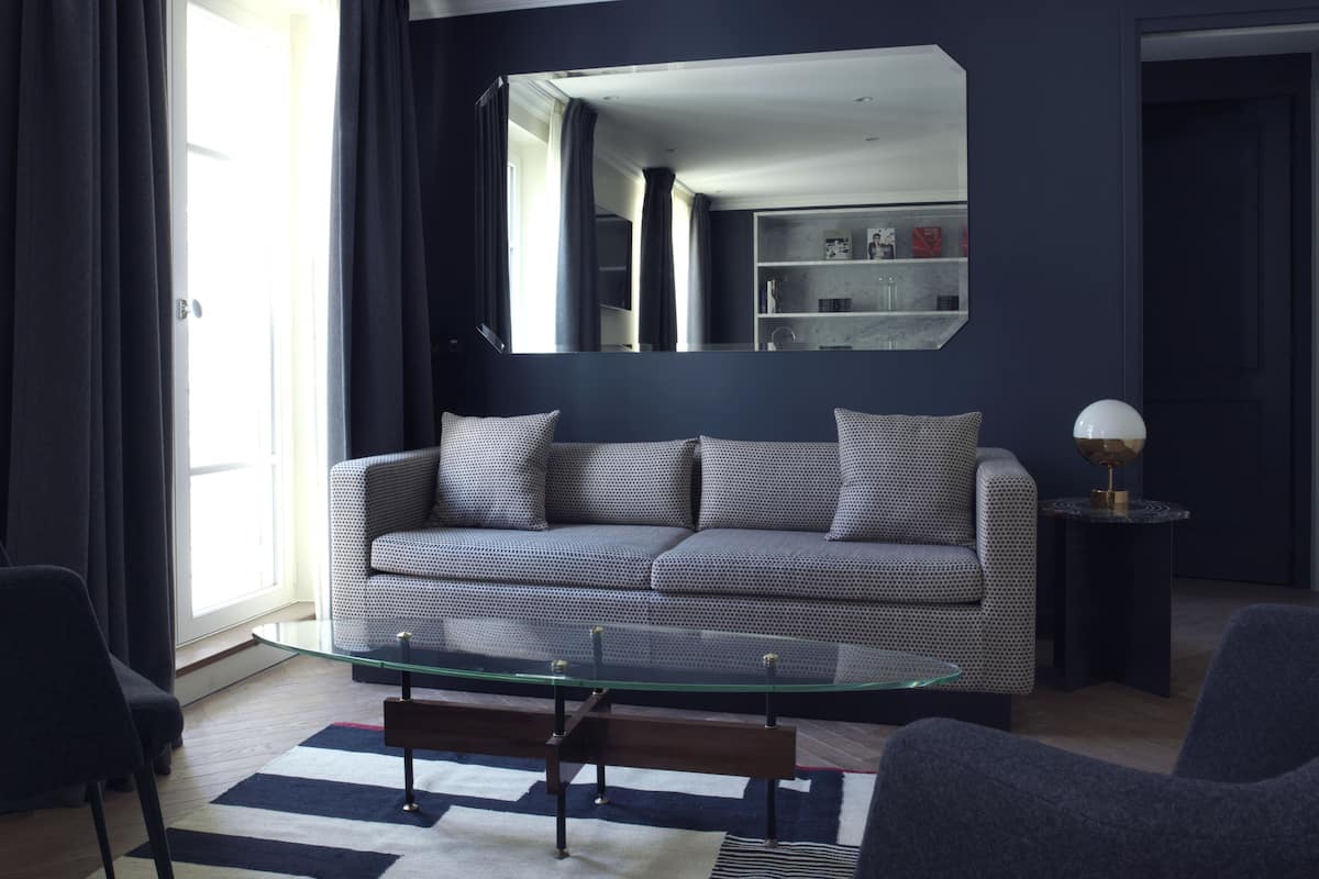 Suite Prestigio | Sala de estar | Televisión LED