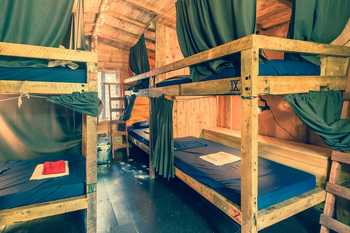 1 habitación, cunas gratuitas y ropa de cama