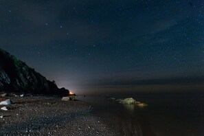 On the beach - Auberge et Chalets Griffon Aventure (Gaspé)