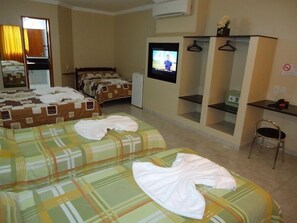 Quarto Quintuplo Standard | Minibar, in-room safe, free WiFi - Hotel La Maison (Fortaleza)