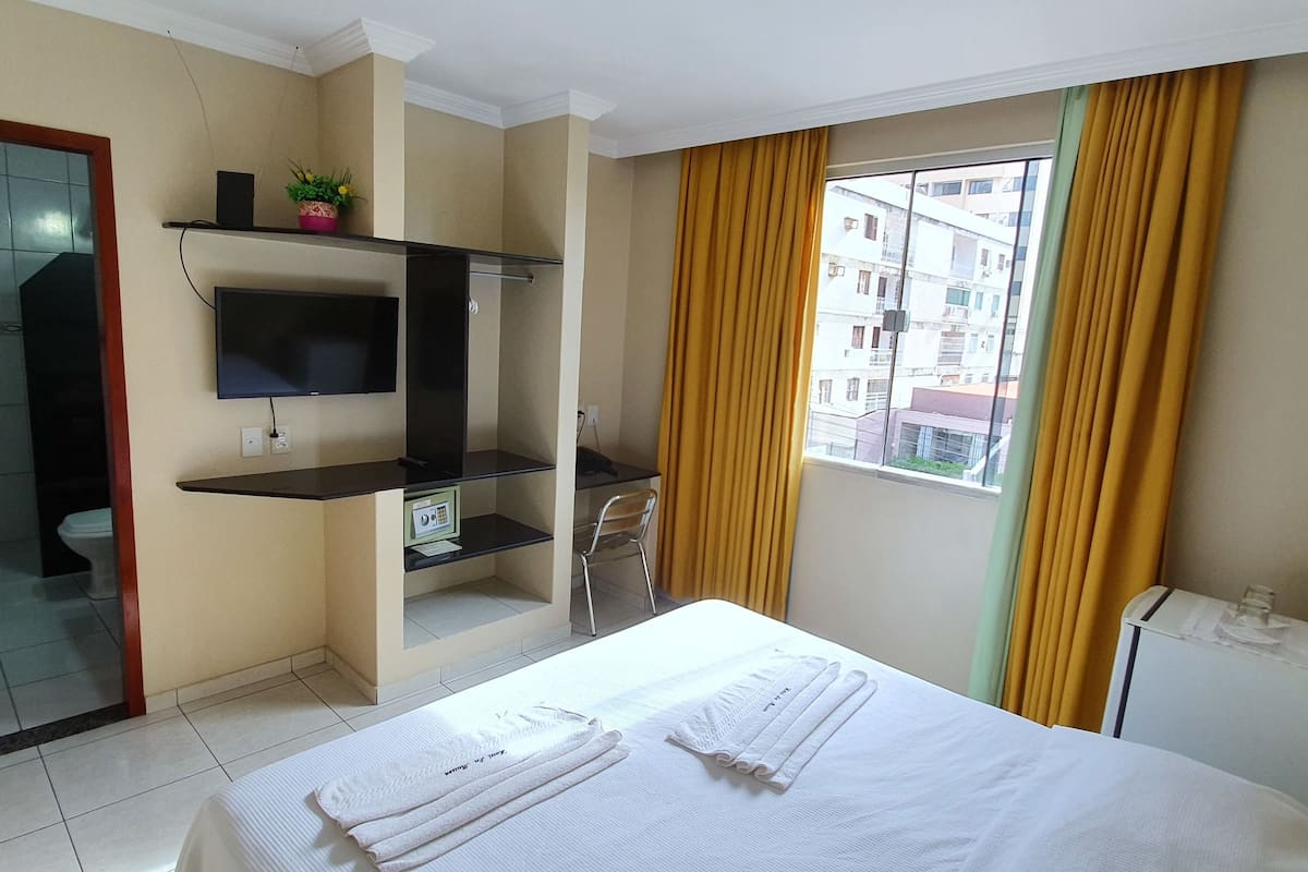 Minibar, in-room safe, free WiFi